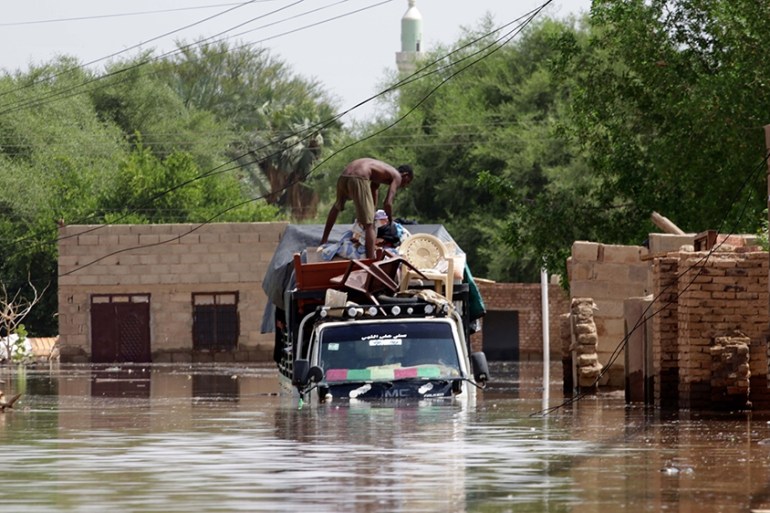 Sudanese load items they salvaged from their village onto trucks following heaving floods in Wad Ramli, some 45 km north of Khartoum, Sudan, 25 August 2019. According to local witnesses, Wad Ramli inh