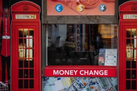British Pound Declines Amid No-Deal Brexit Prospects