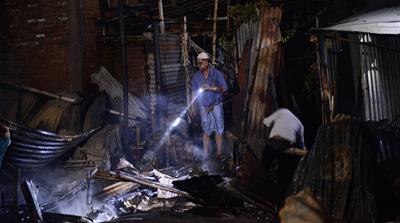 Bangladesh fire [Mahmud Hossain Opu/Al Jazeera]