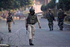 Strict curfew like restrictions in Srinagar