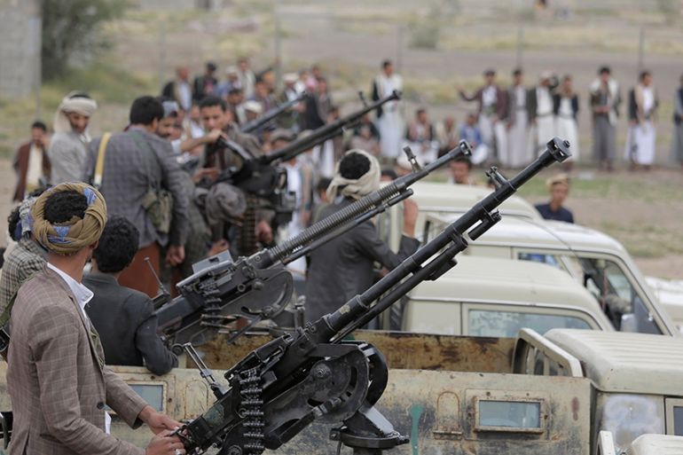 Houthi rebel fighters ride on gun trucks during a gathering aimed at mobilizing more fighters in Sanaa, Yemen, 01 August 2019. Photo: Hani Al-Ansi/dpa