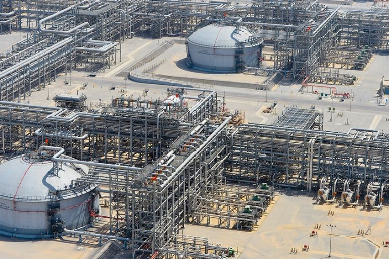 A view shows Saudi Aramco''s Manifa oilfield, Saudi Arabia June 14, 2015. Picture taken June 14, 2015.