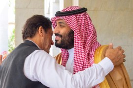 Pakistan''s Prime Minister Imran Khan is welcomed by Saudi Arabia''s Crown Prince Mohammed bin Salman in Jeddah