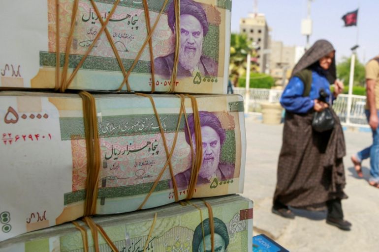 Iranian rial currency notes are seen at a market in the holy Shi''ite city of Najaf, Iraq September 22, 2019. REUTERS/Alaa al-Marjani