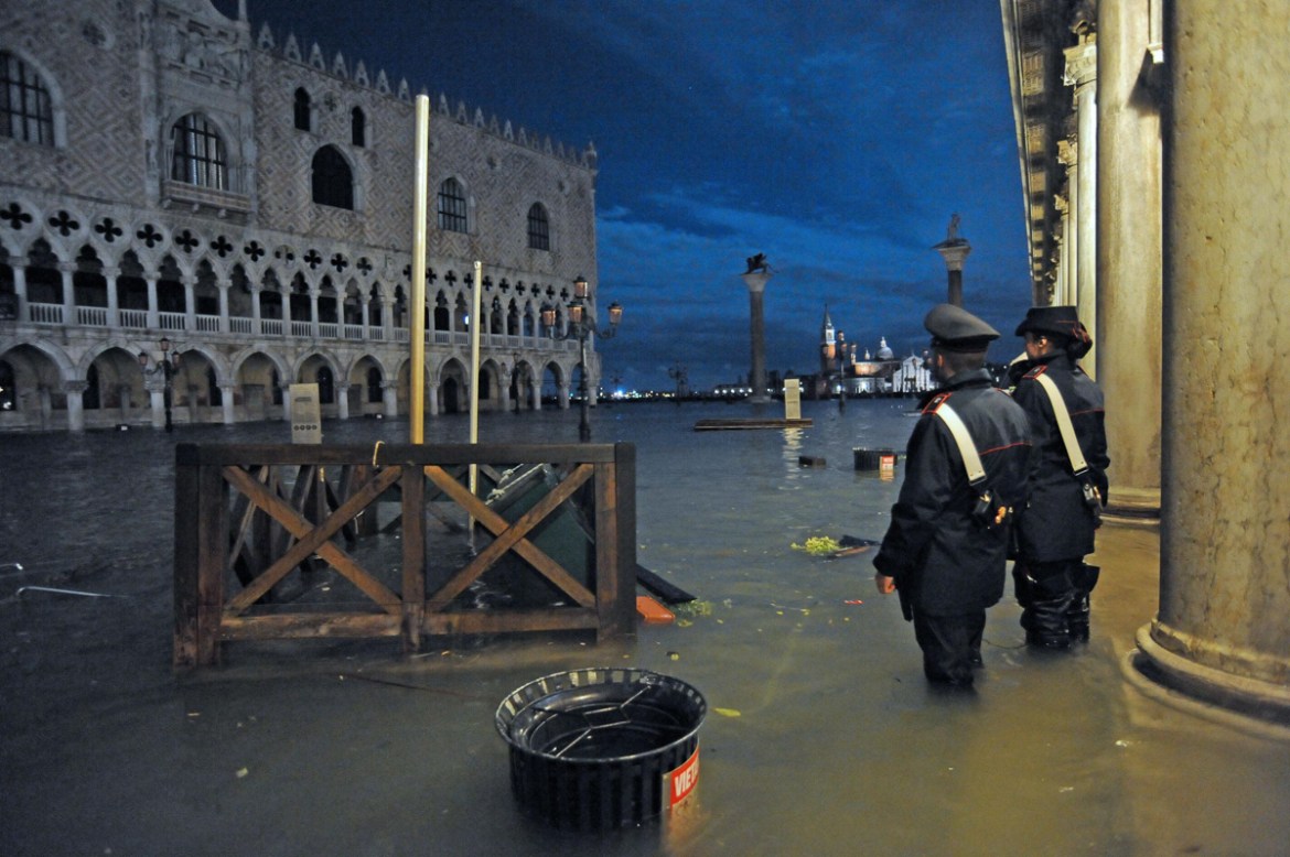 epa07991921 The extreme floodwaters at Piazza San Marco (St Mark''s Square) in Venice, Italy, 12 November 2019. The high tide has already reached the level of 1,87 meter above sea level. EPA-EFE/ANDRE