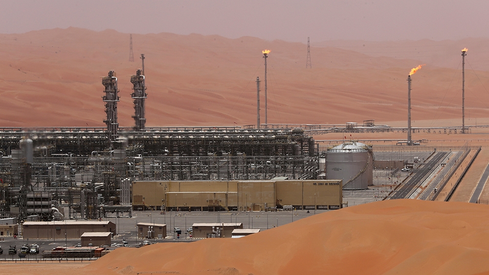 FILE PHOTO: General view of the Natural Gas Liquids (NGL) facility in Saudi Aramco's Shaybah oilfield at the Empty Quarter in Saudi Arabia May 22, 2018. REUTERS/Ahmed Jadallah/File Photo