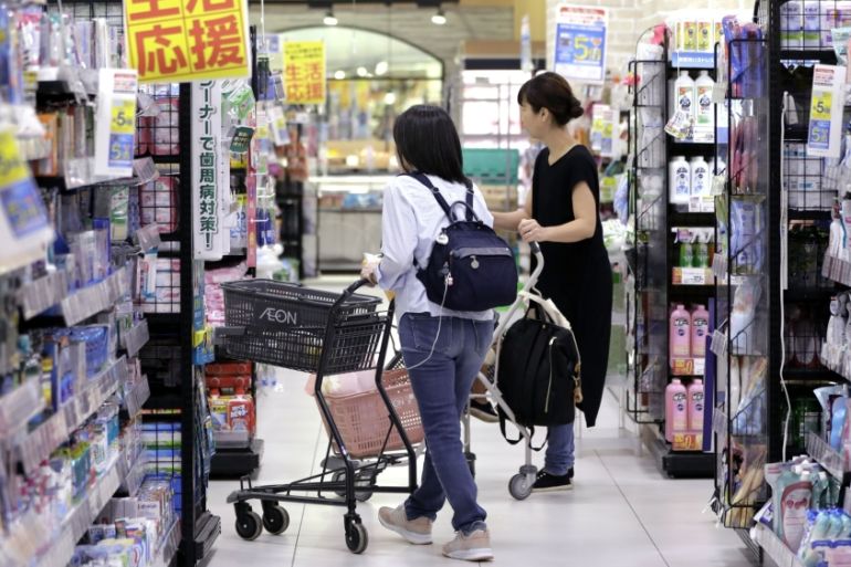 Japan shoppers