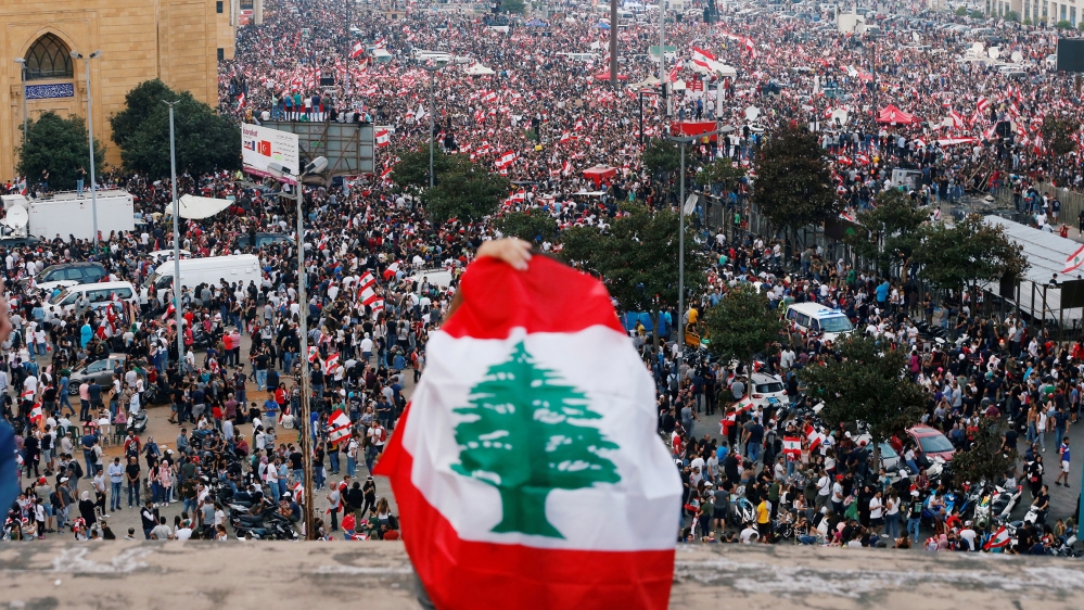 A general view of demonstrators during an anti-government protest in downtown Beirut, Lebanon October 20, 2019. REUTERS/Mohamed Azakir TPX IMAGES OF THE DAY