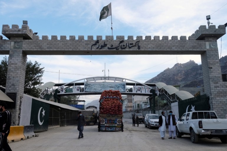 Pakistan reopens main Afghan border crossing after brief closure | Asia  News | Al Jazeera