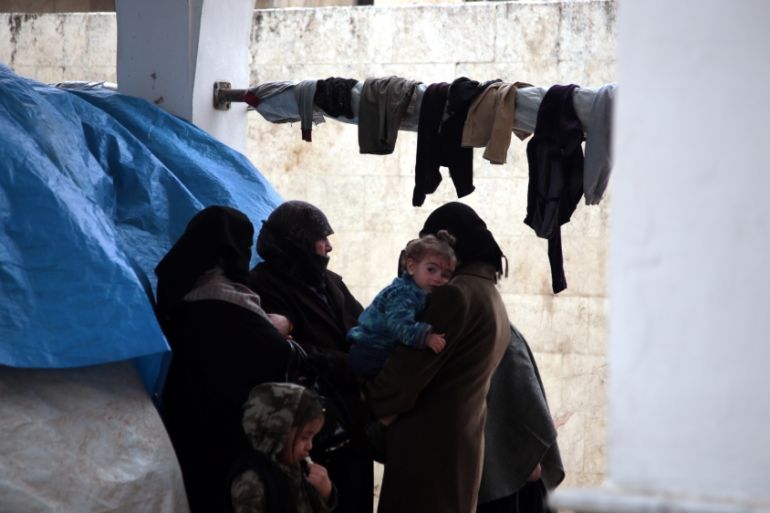 Mosque in Idlib becomes a home for civilians fleeing the bombardment