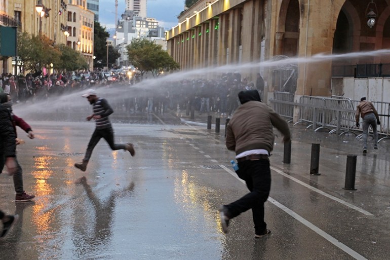 Lebanon protests water cannons