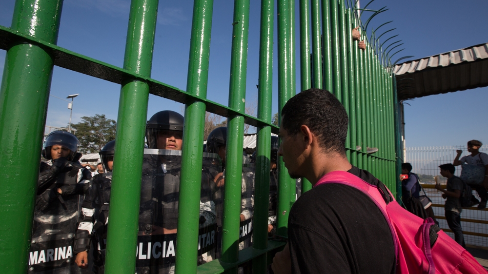 Honduras' asylum seekers going towards Mexico 