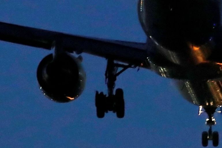 Burst tire Boeing 767 - Reuters