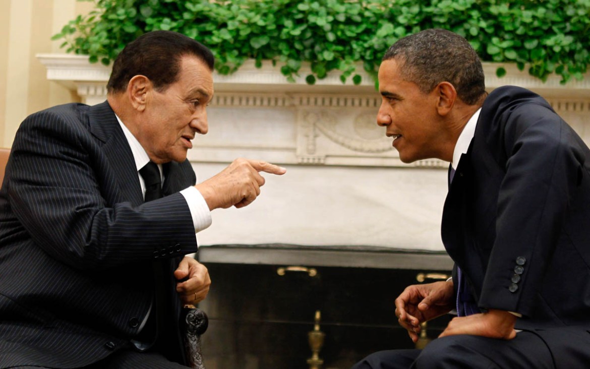U.S. President Barack Obama (R) meets with Egypt''s President Hosni Mubarak in the Oval Office of the White House in Washington September 1, 2010. REUTERS/Jason Reed (UNITED STATES - Tags: POLITICS I