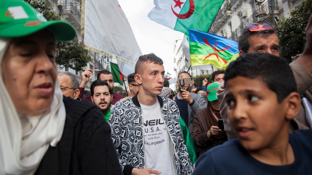 Algerian protests with Tadjdit