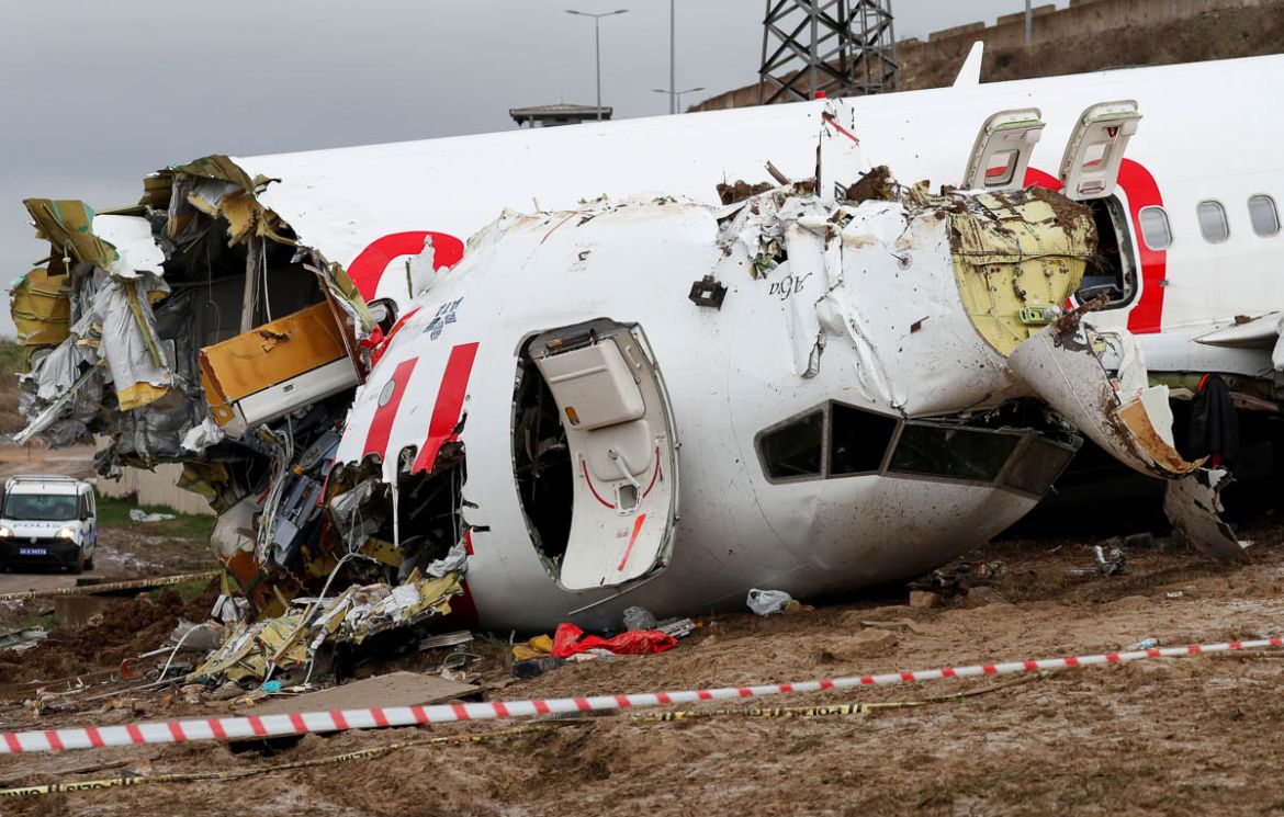 The Pegasus Airlines Boeing 737-86J plane wreckage is seen, after it overran the runway during landing and crashed, at Istanbul''s Sabiha Gokcen airport, Turkey February 6, 2020. REUTERS/Murad Sezer