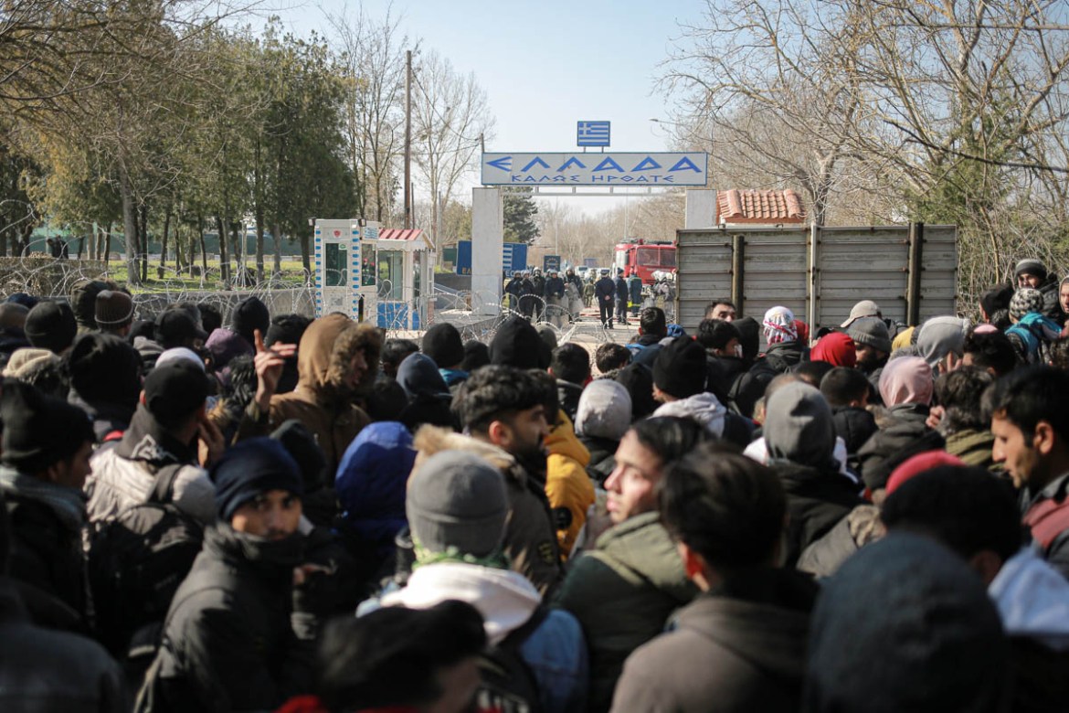Refugees head to Greece as Turkey opens gates [Hosam Salem/Al Jazeera]