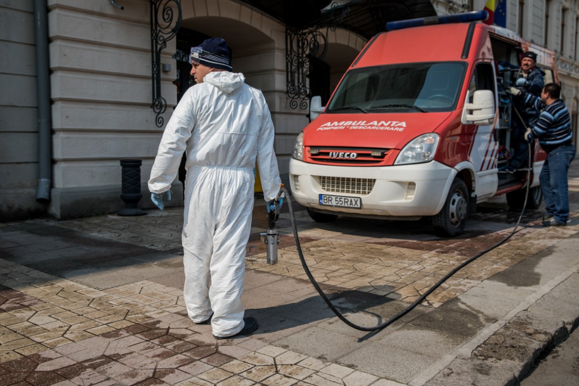 Firemen disinfect the streets in Braila, March 30th, 2020 (March 30: 1952 confirmed cases, 44 deaths)