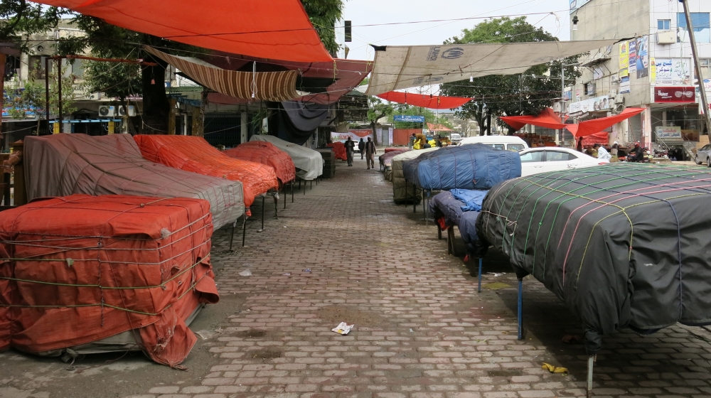 Islamabad's normally bustling G-9 markaz market lies empty on Wednesday