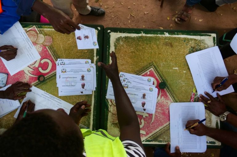 Election workers start the counting of ballots during the second round of Guinea Bissau''s presidential election in Bissau