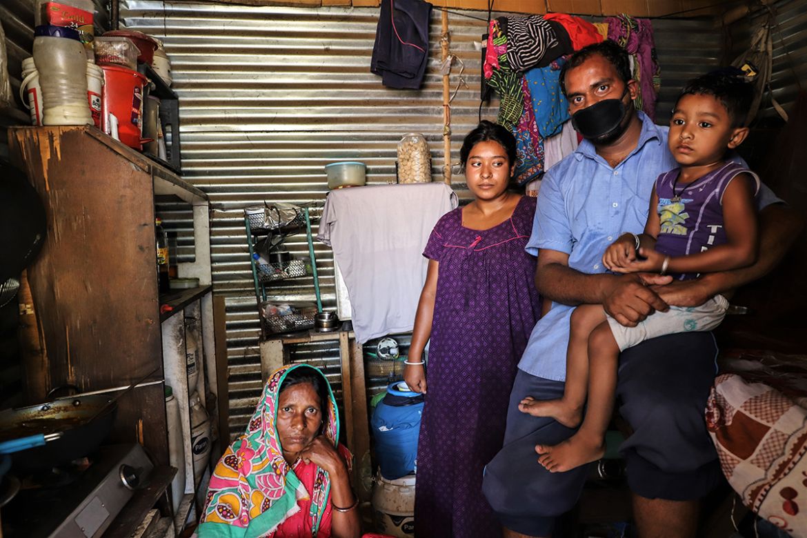Another family lives in one of the crowded shanties wedged between MNCs and residential houses. Vivek Bishwas, 31, who belongs to West Bengal’s Bardhaman, was a housekeeping supervisor. He feeds a fam