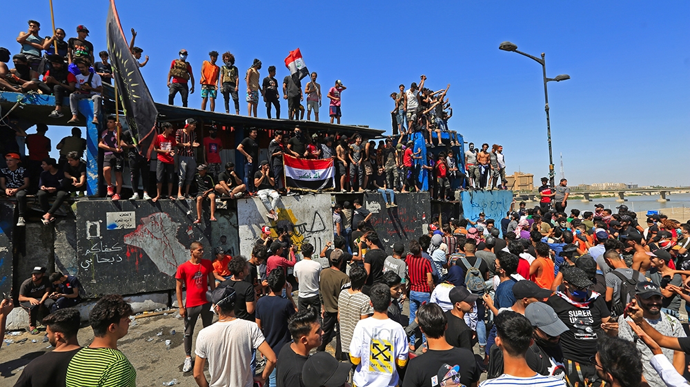 BAGHDAD, IRAQ - MAY 10:  Iraqi demonstrators gather to stage a protest as the protests have started again after a break due to coronavirus (Covid-19) measures, in Baghdad, Iraq on May 10, 2020.  ( Mur