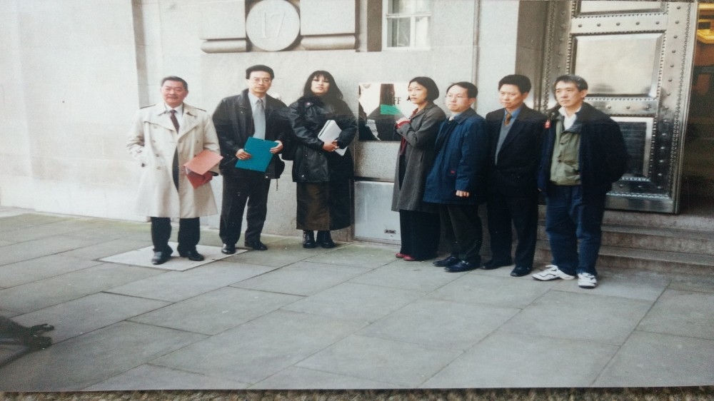 UK-Chinese protest against virus-related racism in 2001 (Courtesy Sarah Yeh) 