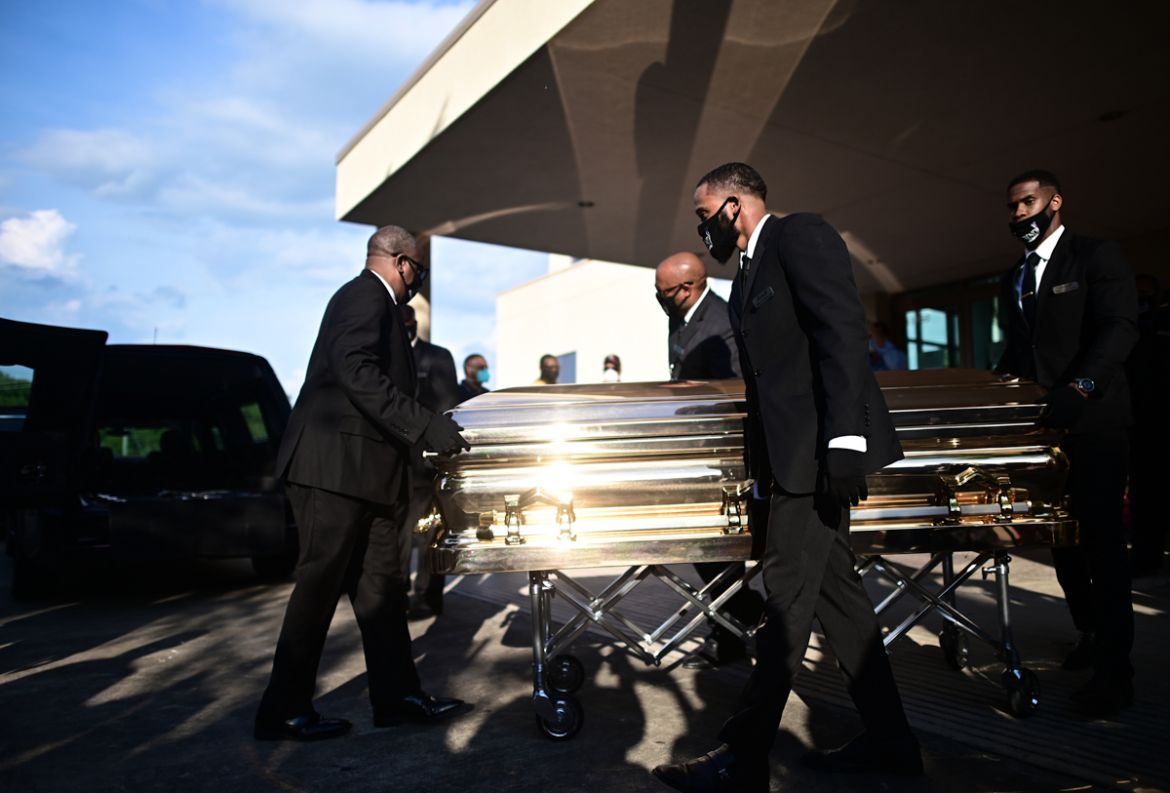 Pallbearers move the casket of George Floyd after a public viewing at the Fountain of Praise church in Houston, Texas on June 8, 2020. - Democrats vowed June 7, 2020 to press legislation to fight syst