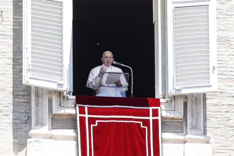 Religious rites gradually return to normal in Vatican