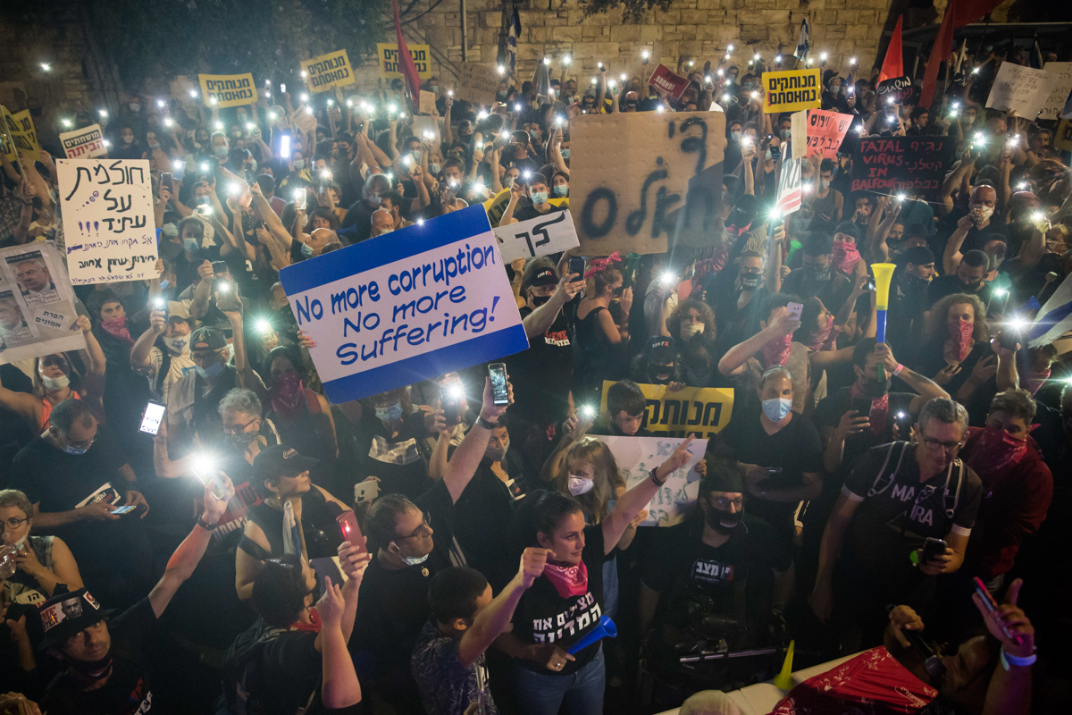 JERUSALEM, ISRAEL - JULY 14: Thousands of Israeli light their phone during a rally near the Israeli Prime Minister's residence on July 14, 2020 in Jerusalem, Israel. Protesters demand Israeli Prime Mi