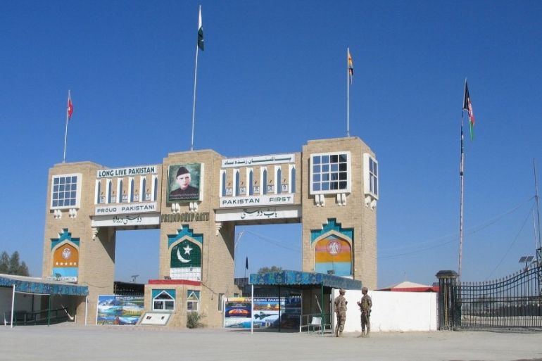 Paramilitary soldiers stand by the closed gates of Pakistan''s border post at the Friendship Gate in Chaman