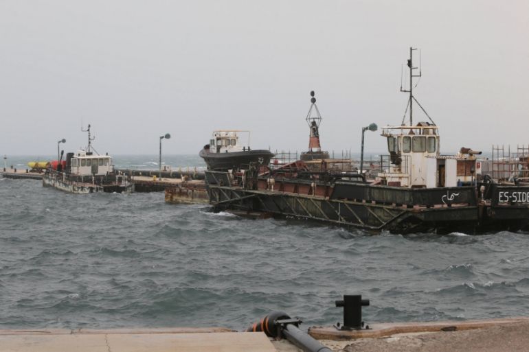 View shows the oil port of Es Sider