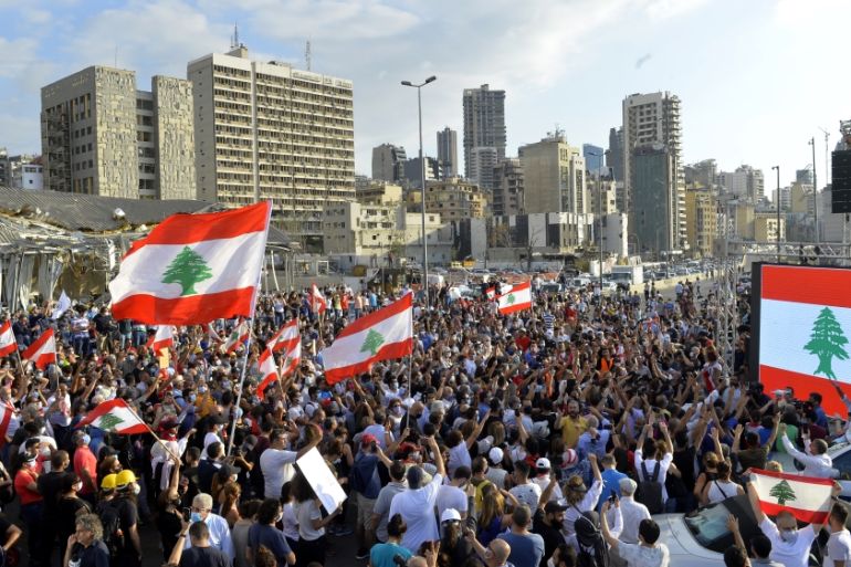 Demonstrations continue in Beirut after Lebanon''s government resigned