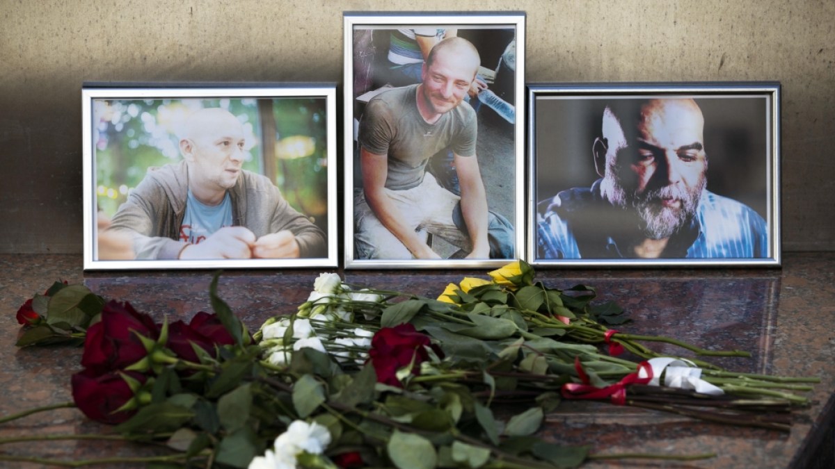 The murder of three Russian journalists should not go unsolved | Human  Rights | Al Jazeera