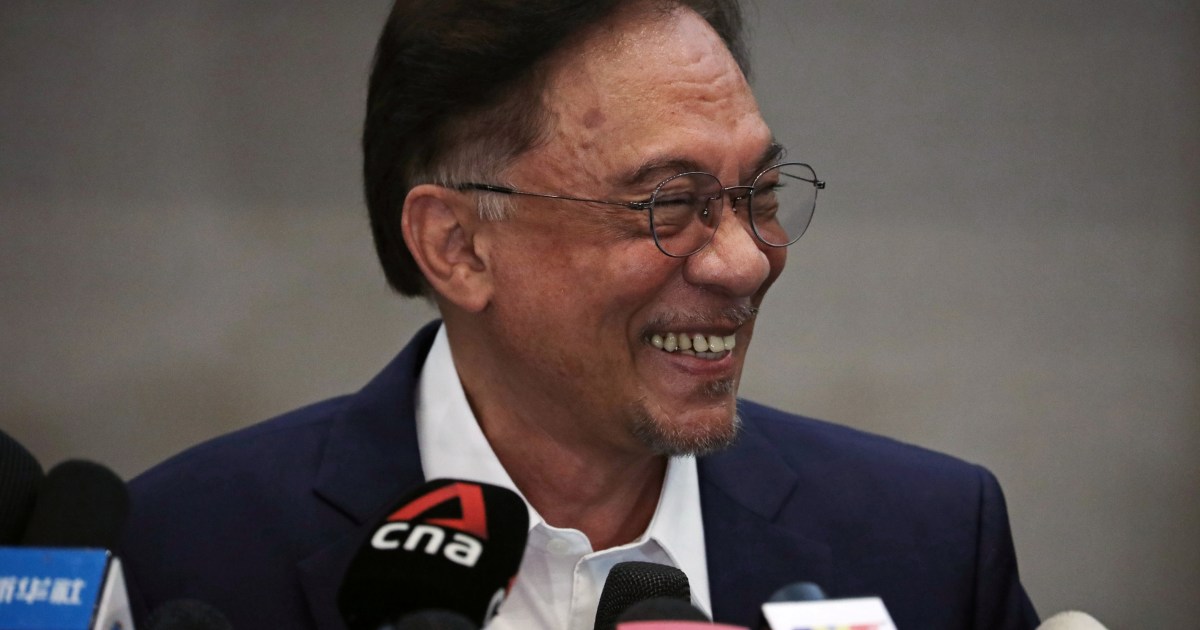 malaysias-anwar-ibrahim-says-has-majority-to-form-new-government