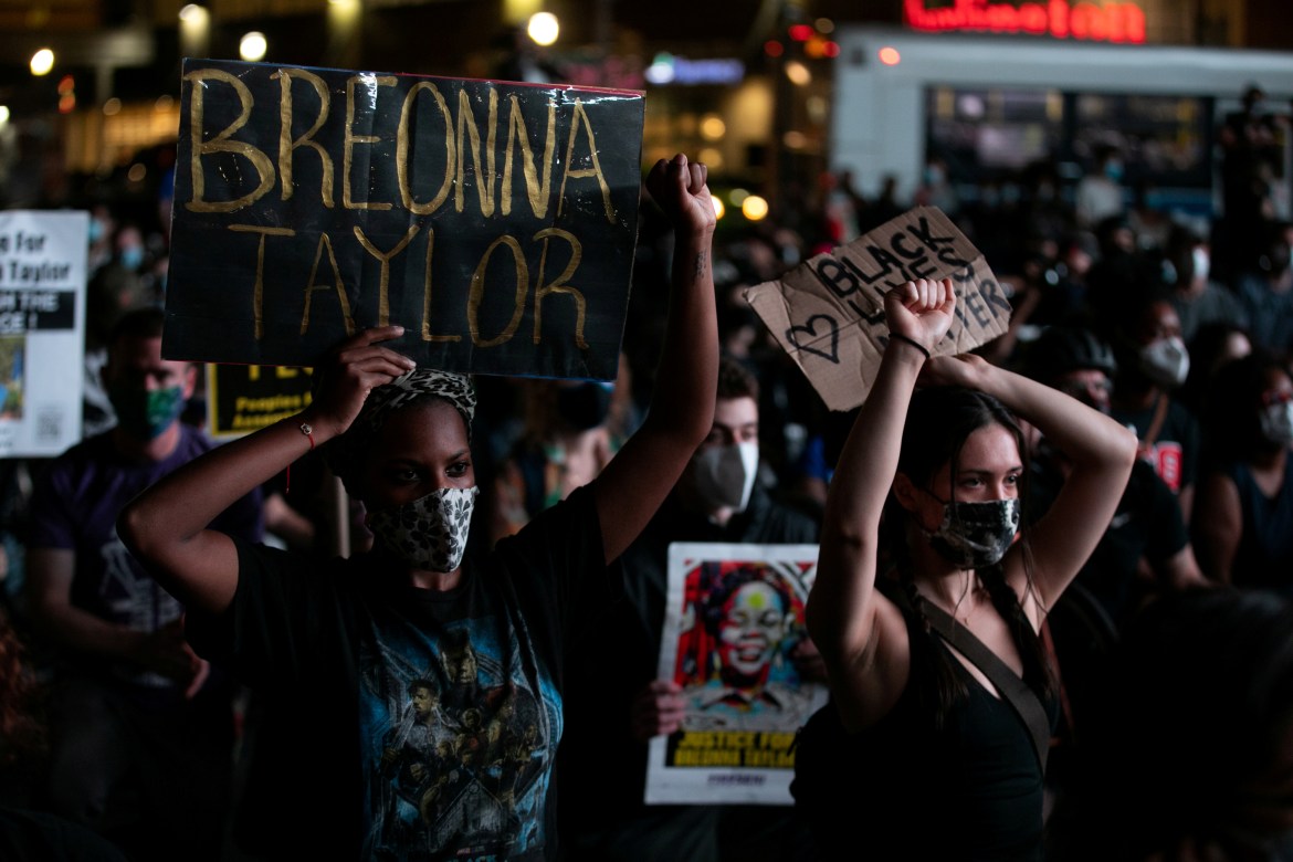 Protesters take to the streets of Brooklyn, New York following the grand jury's decision. [Jeenah Moon/ Reuters]