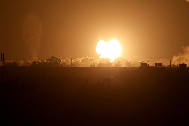 Smoke and flame are seen following an Israeli air strike in the southern Gaza Strip September 16, 2020. REUTERS/Ibraheem Abu Mustafa