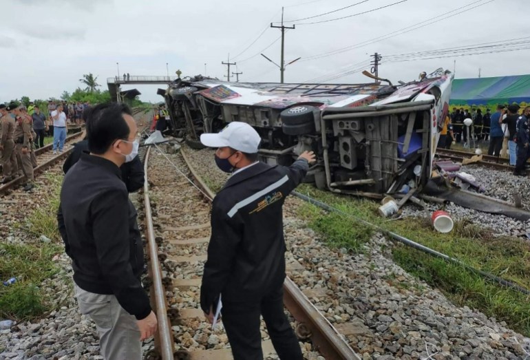Thailand bus-train collision 