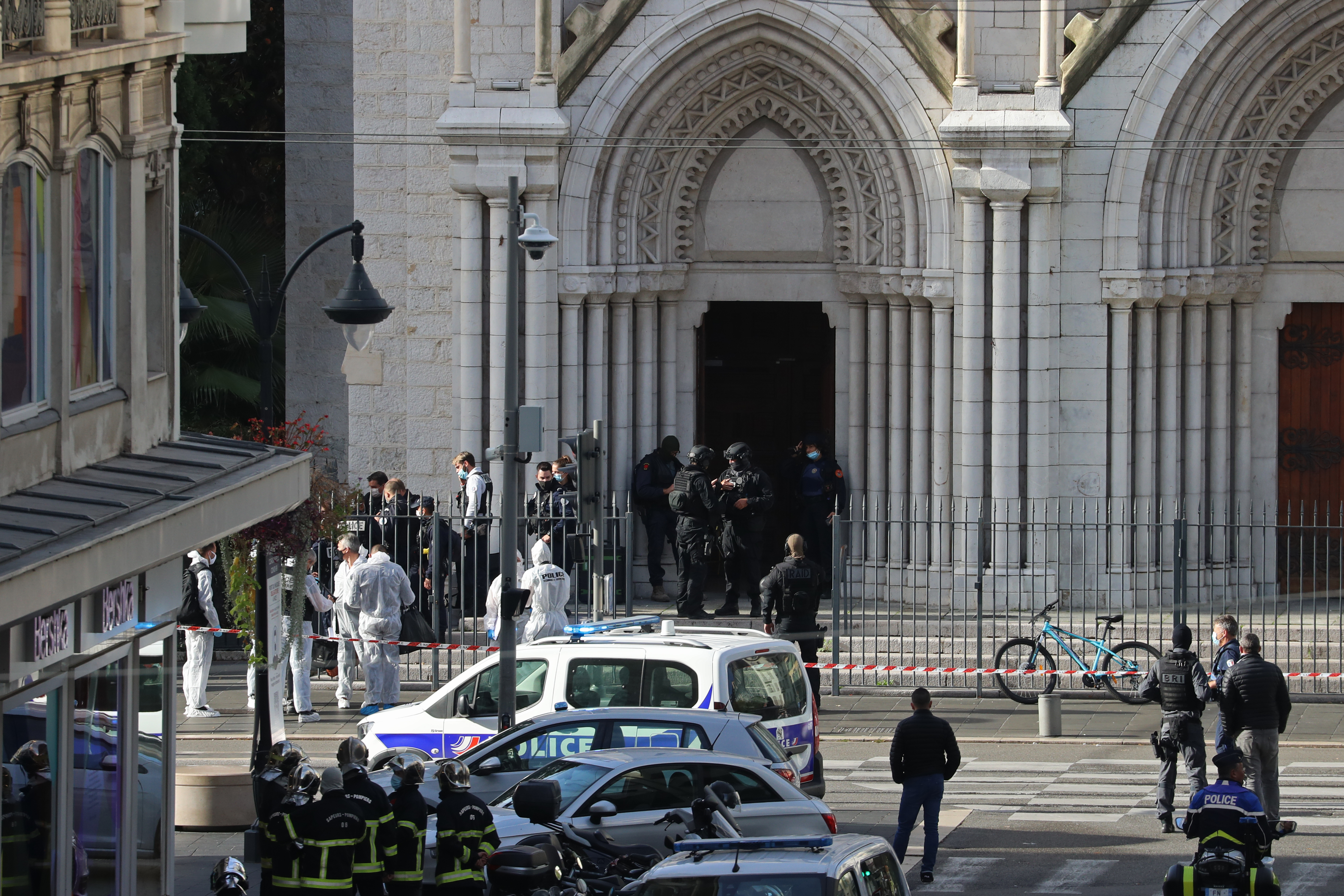 Fotoğraflarla Fransa Nice kilisesine bıçaklı saldırı 7