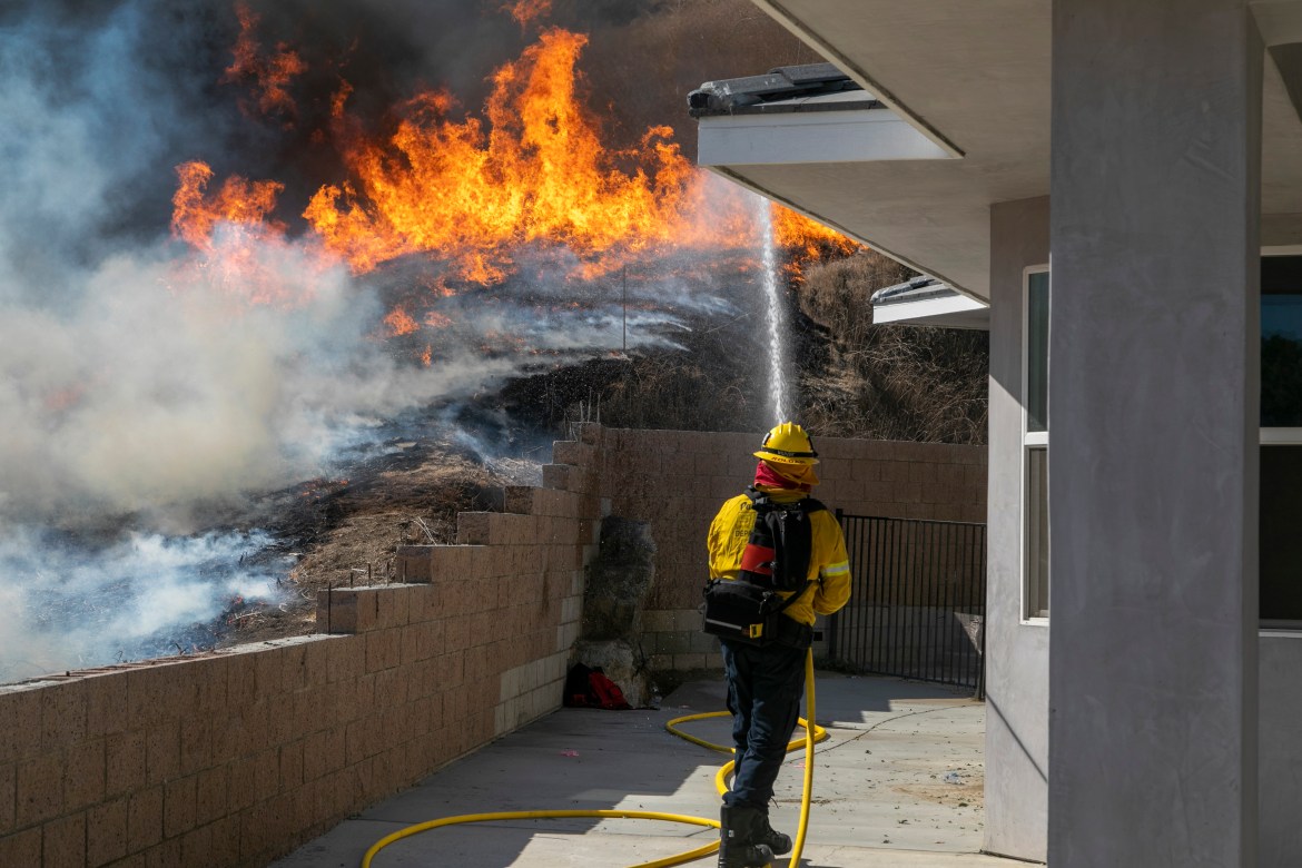 Nenhum ferimento foi relacionado ao incêndio em Blue Ridge até agora.  [David McNew / Getty Images / AFP]