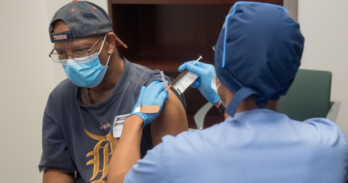 US panel says healthcare workers must get COVID-19 vaccine first |  Coronavirus pandemic News | Al Jazeera