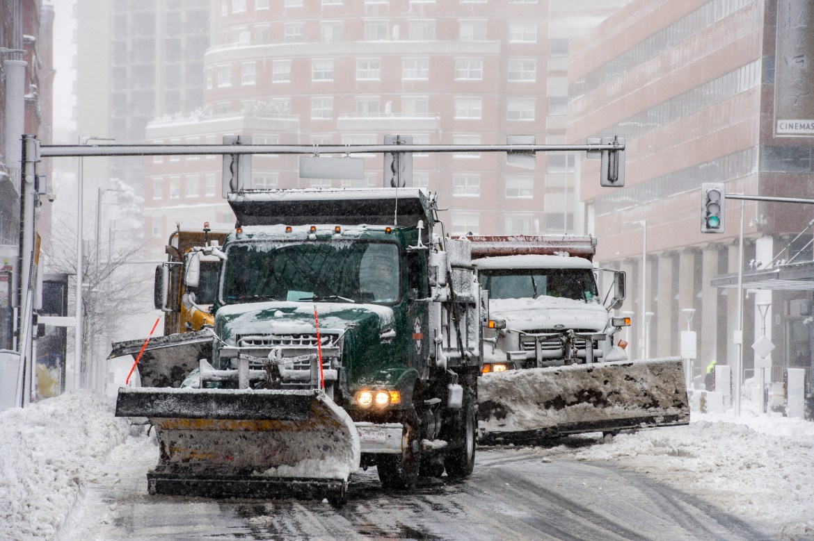 A major snowstorm hit the US East Coast during Thursday's early hours, creating extra challenges in the middle of the coronavirus pandemic and a mass vaccination rollout taking place across the region. [Joseph Prezioso / AFP]
