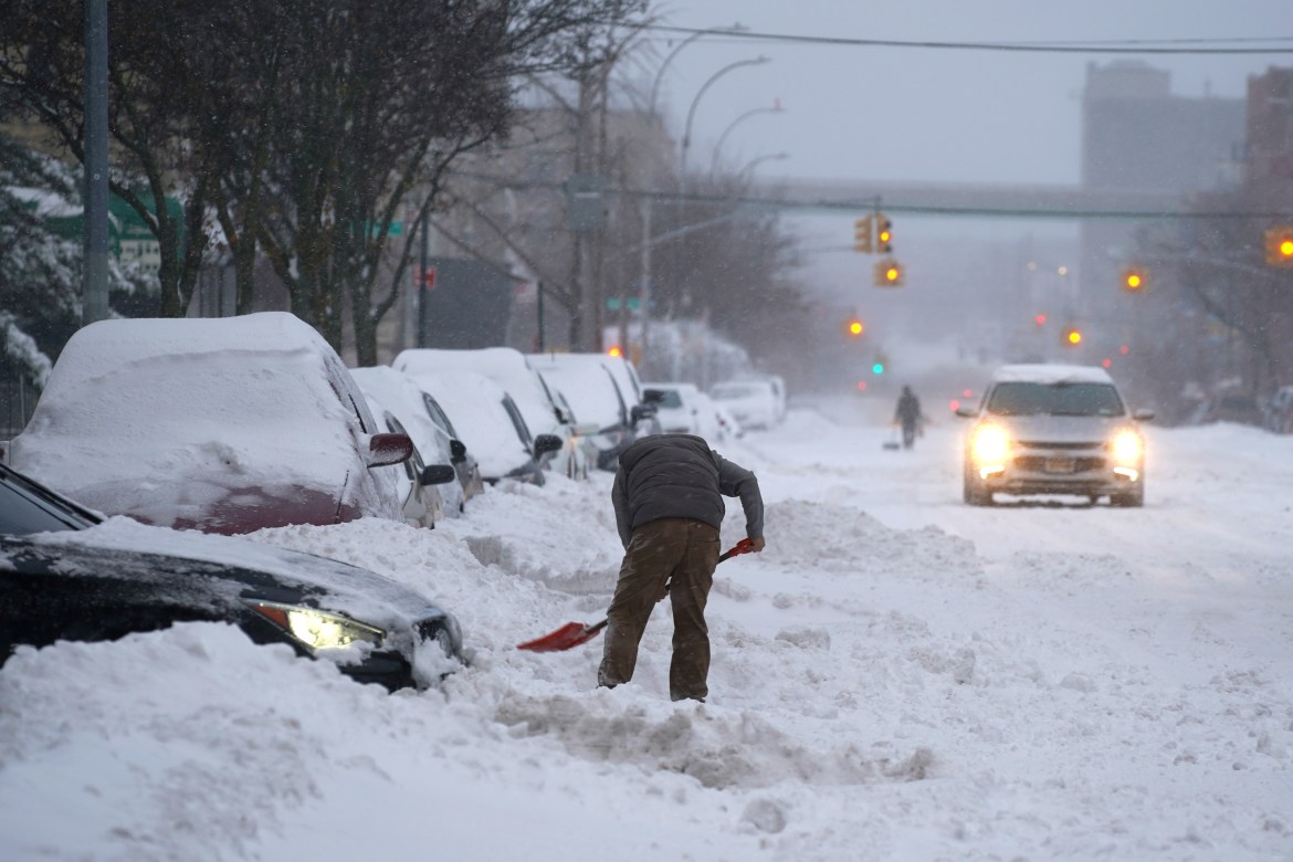 In Pictures Powerful snowstorm sweeps across US cities Weather News