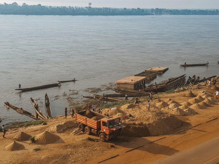 Spectre of conflict threatens the future of CAR ‘sandfishers’ | Conflict News