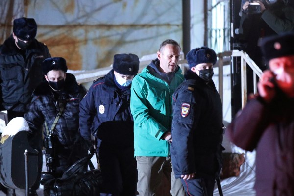 Руският опозиционен лидер Алексей Навални е починал в петък в