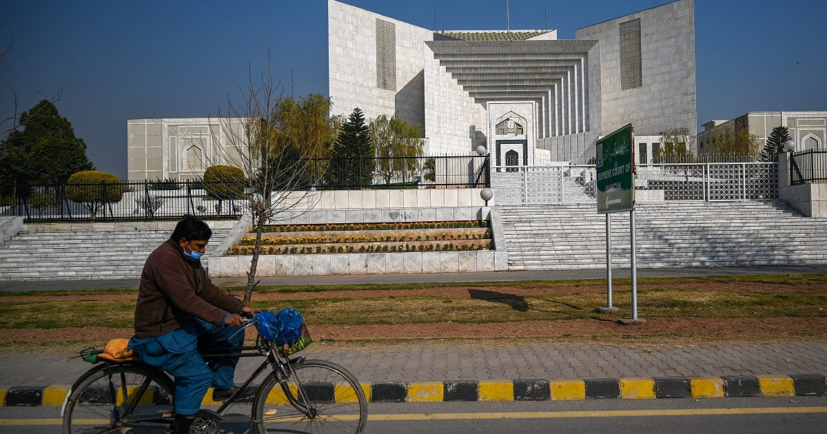 Pakistan’s top court bans execution of people with mental illness | Death Penalty News