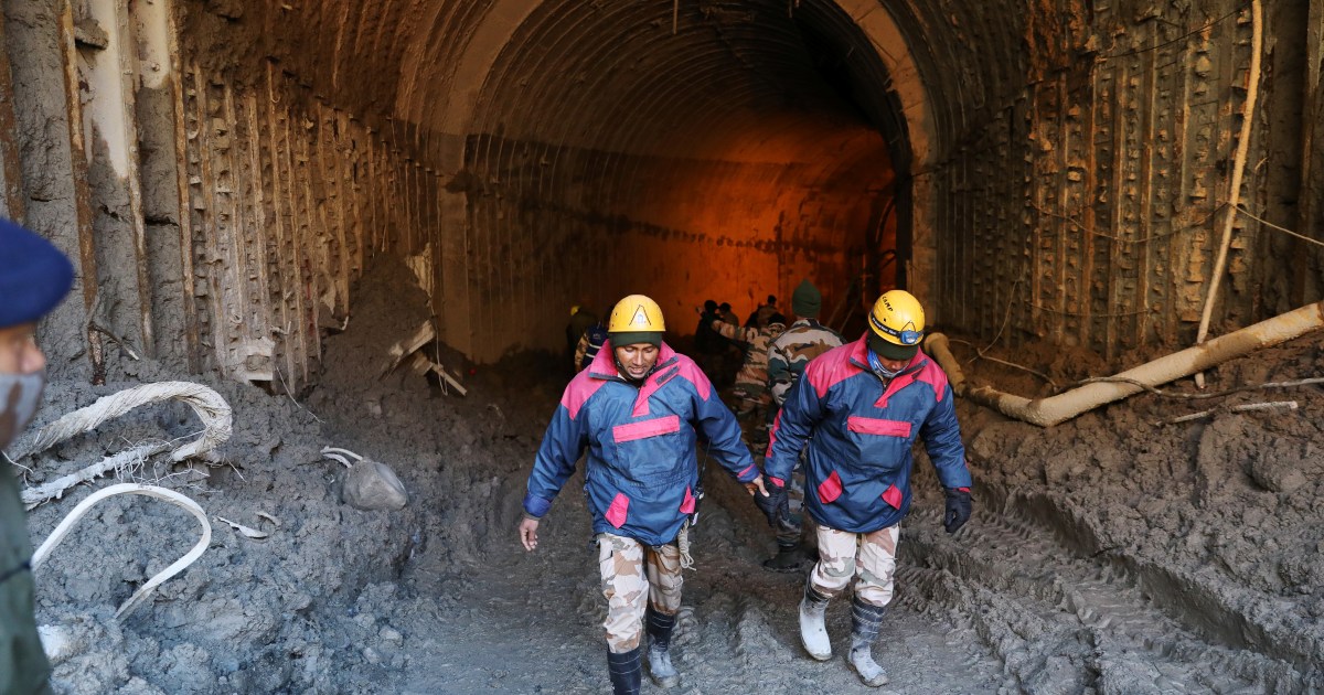indian-rescuers-drill-tunnel-to-look-for-trapped-workers