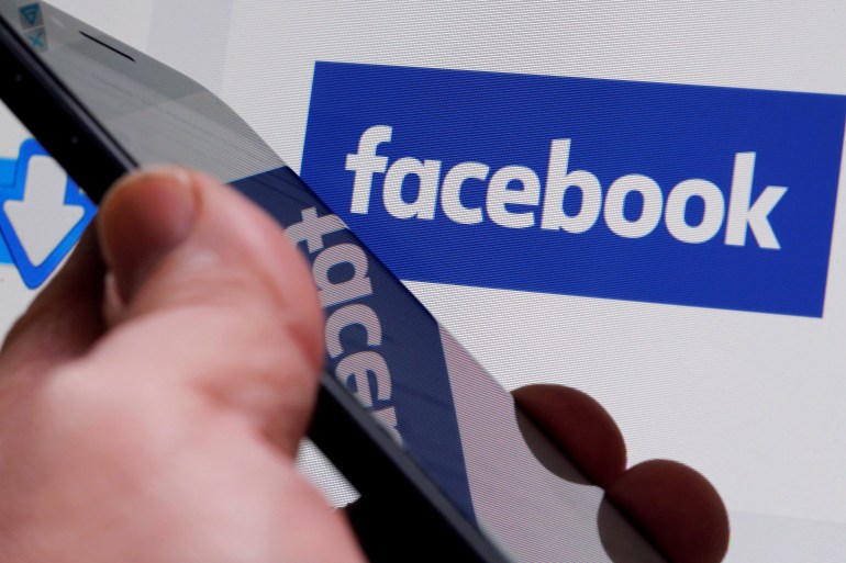 Australia has passed a new media law that will require tech platforms like Facebook to pay for the news on their site [File: Regis Duvignau/Reuters]