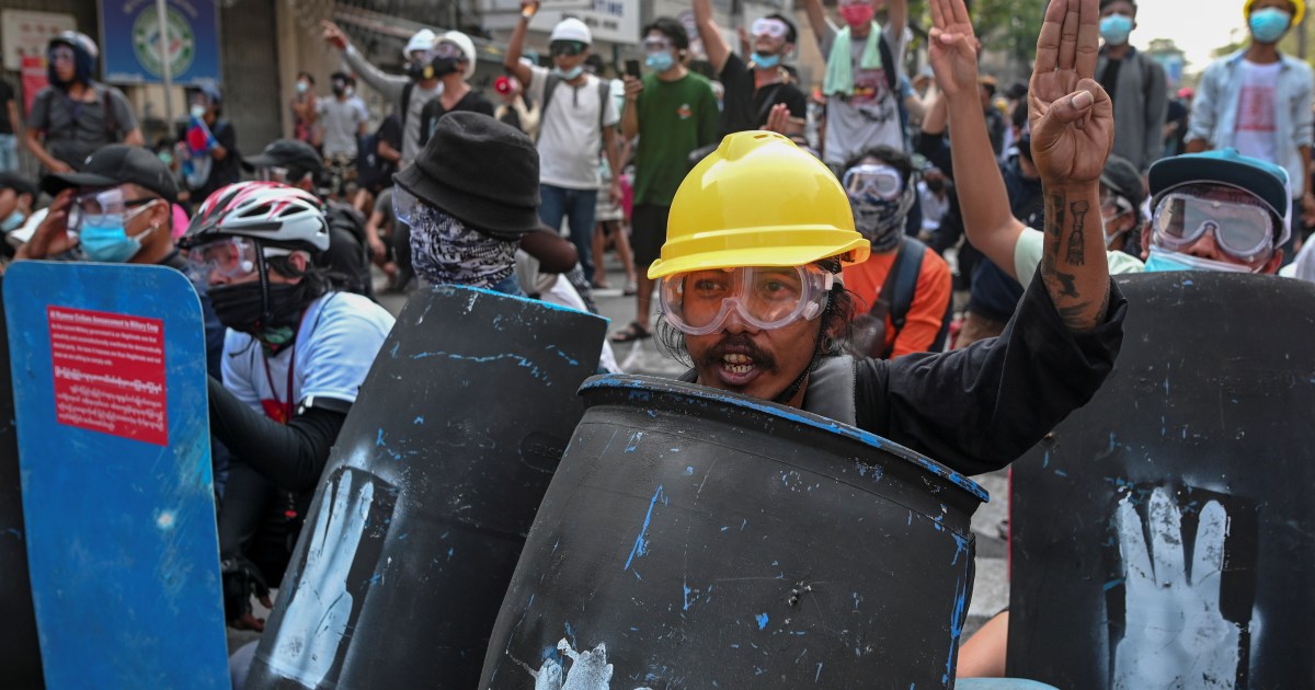 In Pictures: Police escalate crackdown on protests in Myanmar