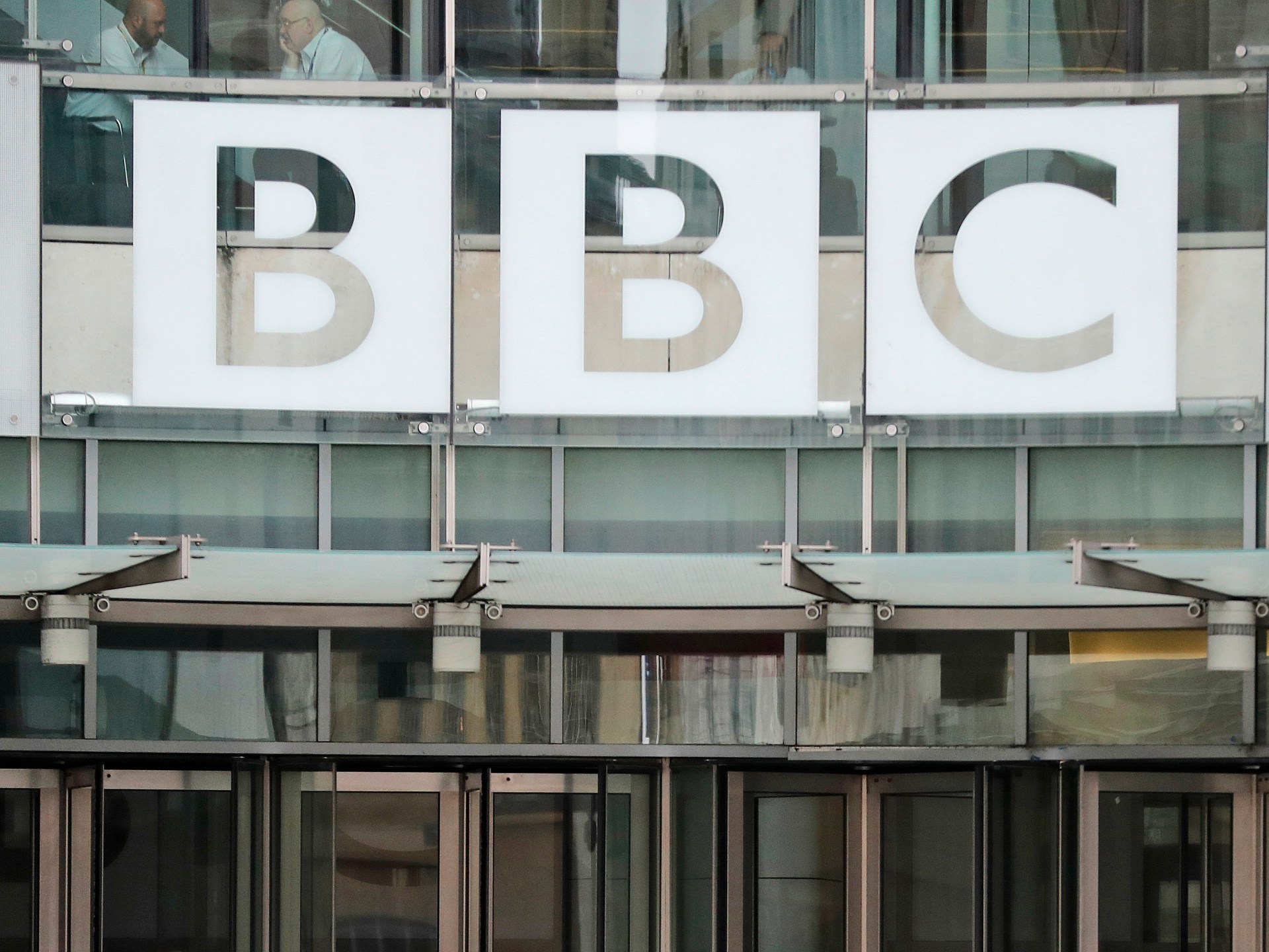 BBC suspends presenter accused of paying teen for explicit images